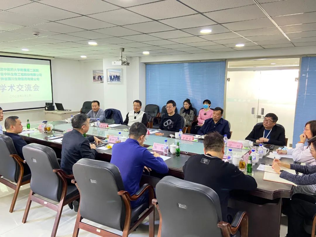 天津中醫(yī)藥大學第二附屬醫(yī)院黨委副書記、院長雒明池一行到吉林中科干細胞調(diào)研