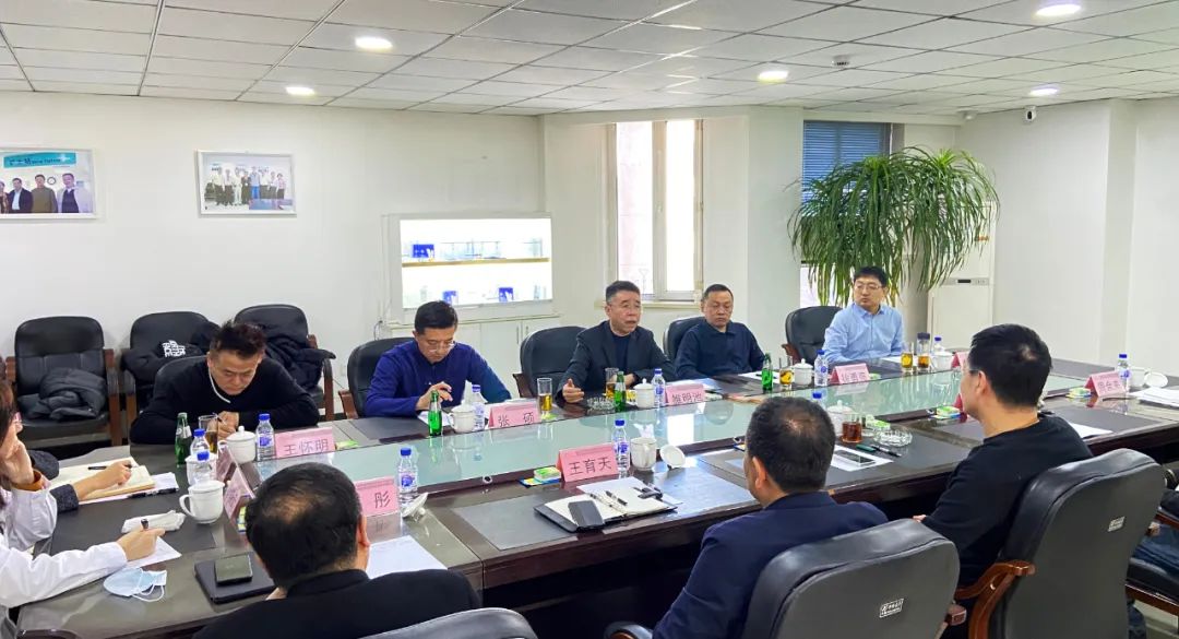 天津中醫(yī)藥大學第二附屬醫(yī)院黨委副書記、院長雒明池一行到吉林中科干細胞調(diào)研