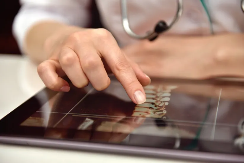 如果您的醫(yī)生懷疑脊髓損傷，則會進行影像學檢查以提供有關您的脊柱和脊髓的詳細信息。圖片來源：123RF.com。