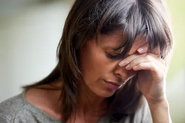 精神分裂癥患者可能會出現(xiàn)幻聽或幻視。