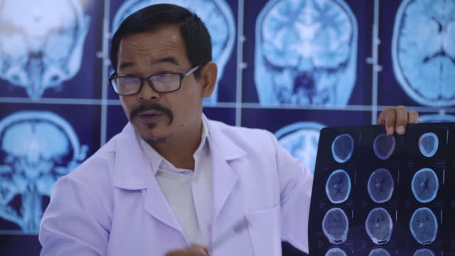 帕金森病的腦部手術(shù)：類型、恢復(fù)和風(fēng)險