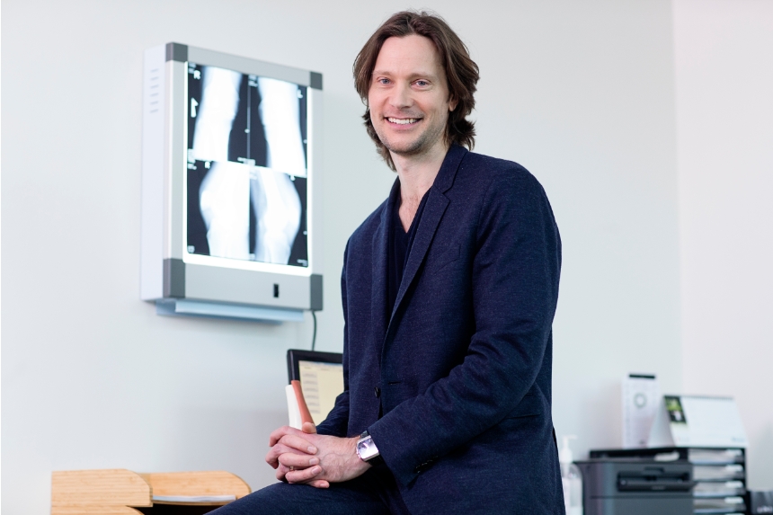 首席干細(xì)胞試驗(yàn)研究員是弗賴(lài)塔格副教授 首席干細(xì)胞試驗(yàn)研究員是弗賴(lài)塔格副教授