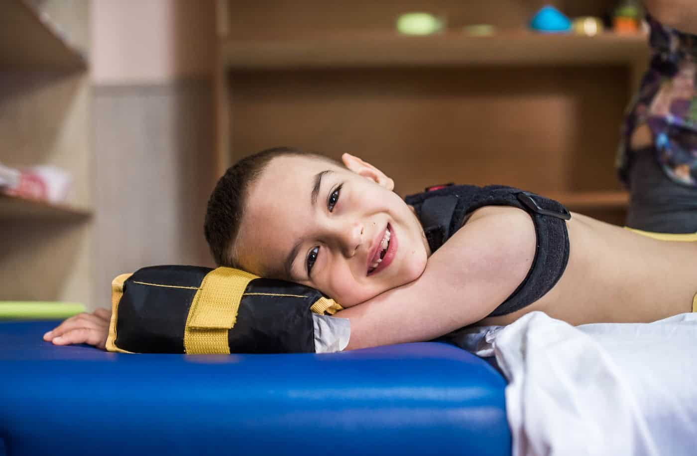 為何兒童更受益？解析年齡對(duì)干細(xì)胞治療腦癱的核心影響